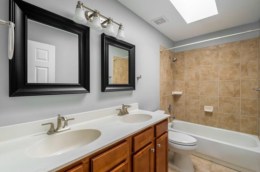 3062 Oaktree Ln, Duluth GA 30096-5886 exterior