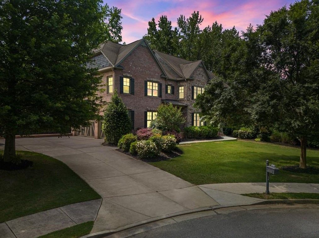 10280 Meadow Crest Ln, Alpharetta, GA 30022-5085