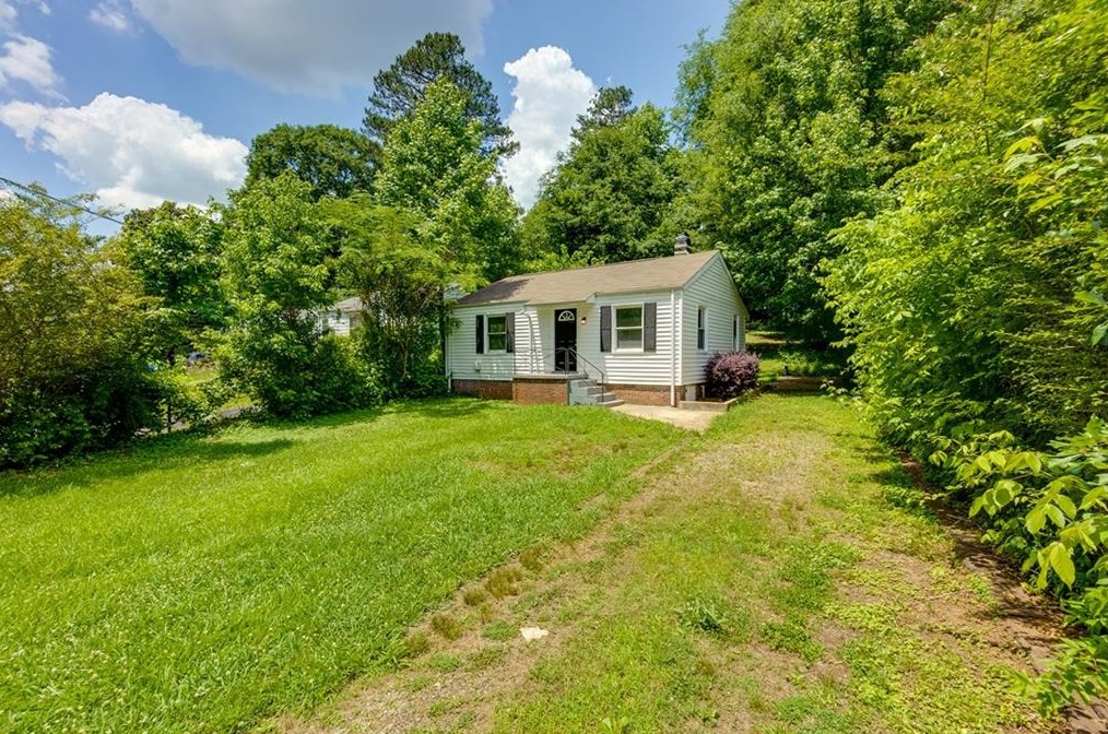 1126 Mable St, Mableton, GA 30126-2126