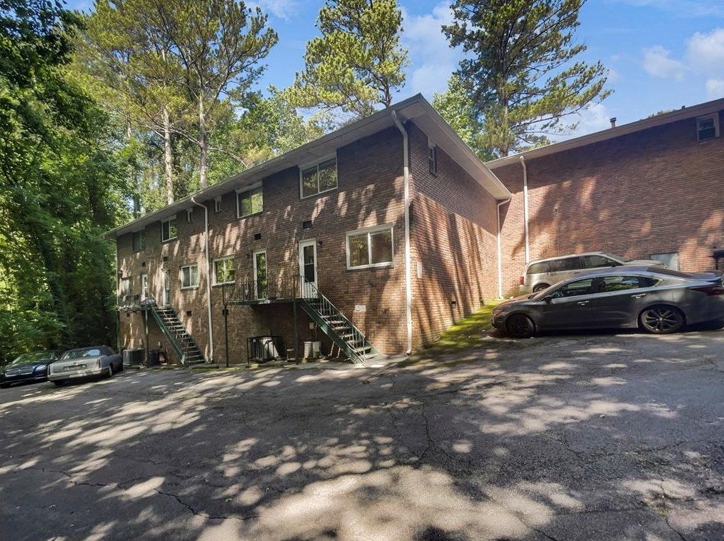 2416 Peachwood Cir, Atlanta GA  30345-1852 exterior