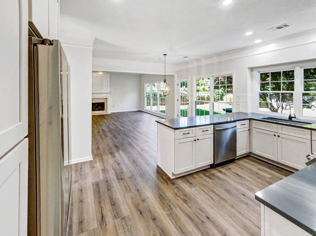 5434 Oxford Chase Way, Atlanta GA 30338-3011 exterior