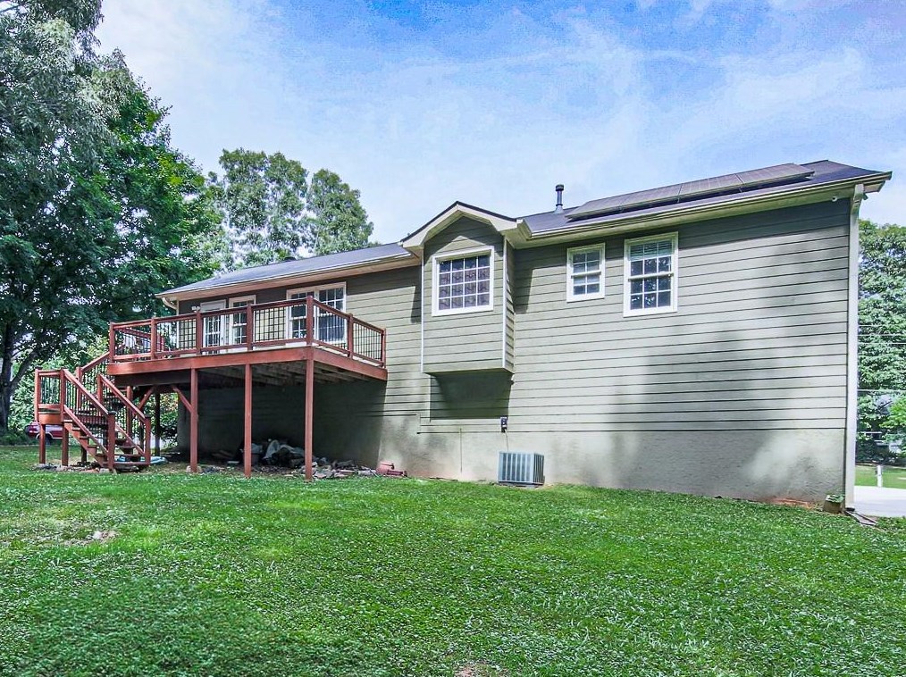 615 Maplelake Dr, Acworth, GA 30101