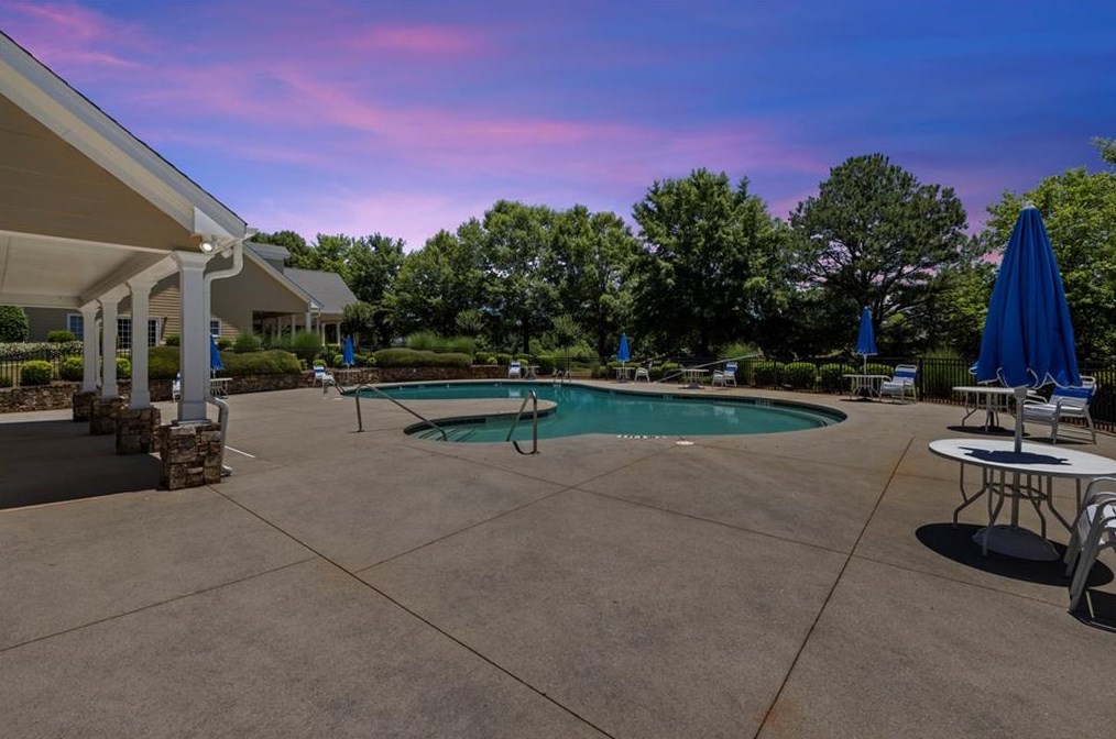 40 Greenway Dr, Porterdale, GA 30016-1300
