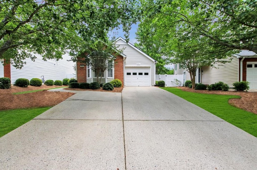 3721 Avensong Village Cir, Alpharetta, GA 30004-7440