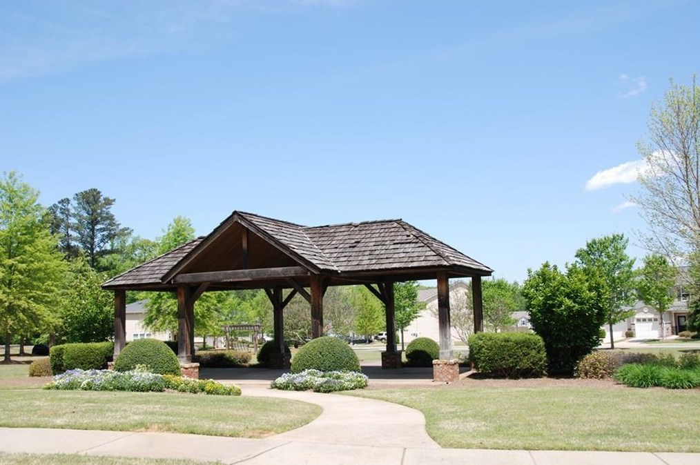 588 Oakside Pl, Acworth, GA 30102