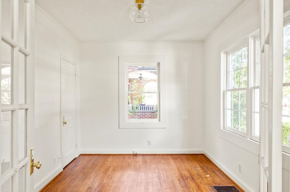 50 Carter Ave, Atlanta GA  30317-2801 exterior