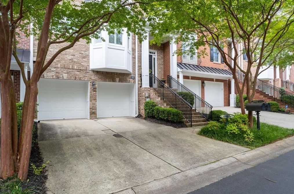 5869 Riverstone Cir, Atlanta, GA 30339-8449