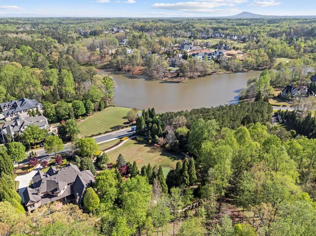 2985 Mnr Brg Dr, Alpharetta GA 30004-8813 exterior