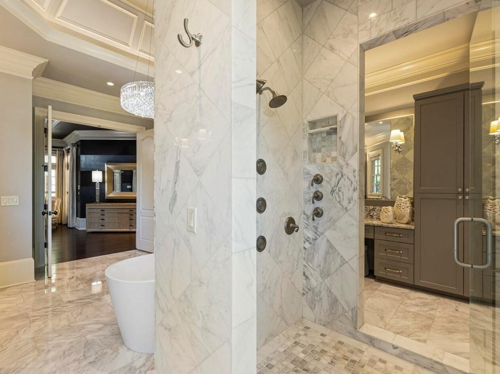 2985 Mnr Brg Dr, Alpharetta GA 30004-8813 exterior