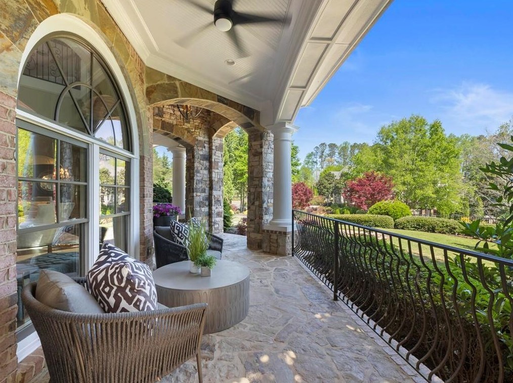 2985 Mnr Brg Dr, Alpharetta GA 30004-8813 exterior