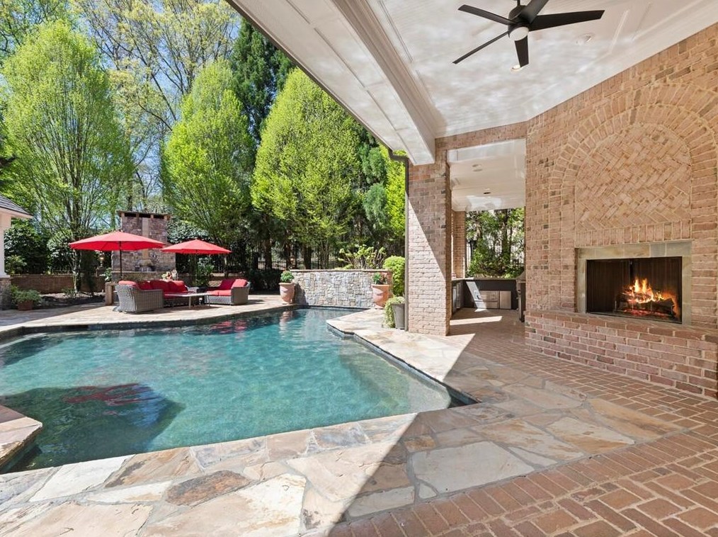 2985 Mnr Brg Dr, Alpharetta GA 30004-8813 exterior