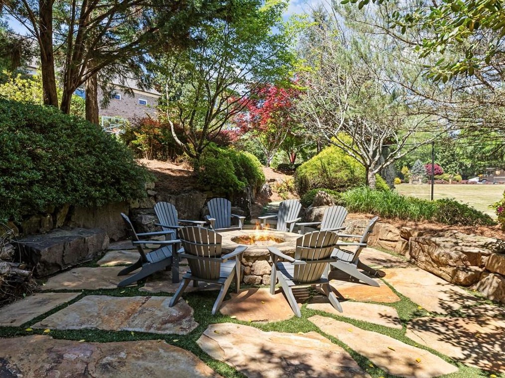 2985 Mnr Brg Dr, Alpharetta GA 30004-8813 exterior