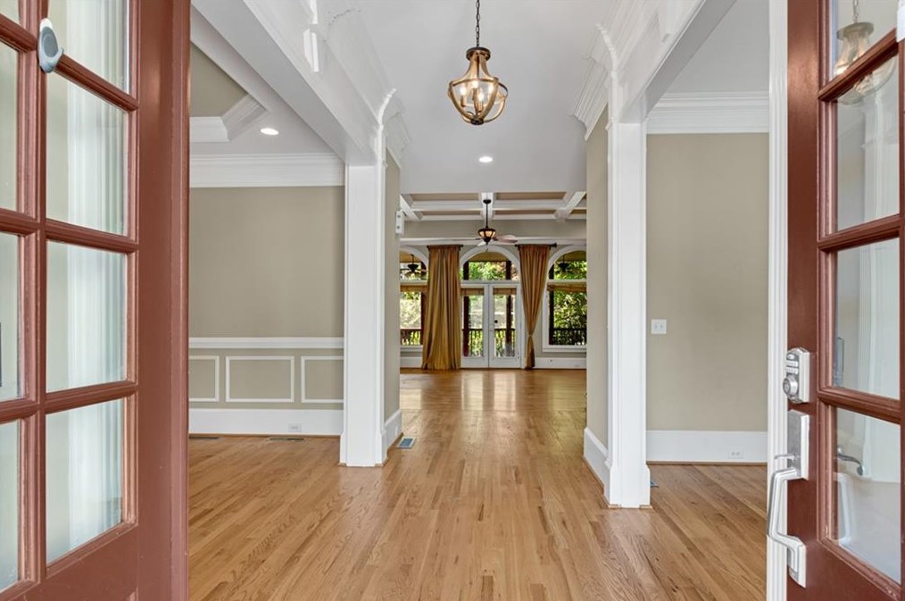 545 Glengate Cove, Atlanta, GA 30328