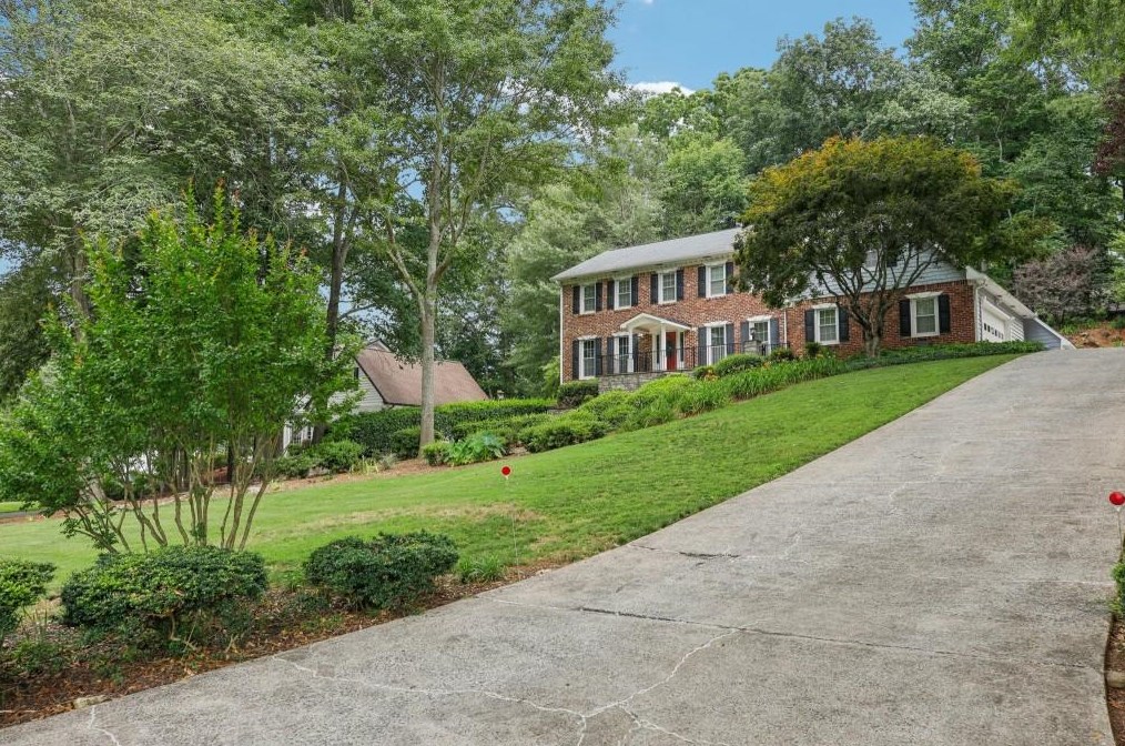 3323 Greenfield Dr, Marietta, GA 30068-3223