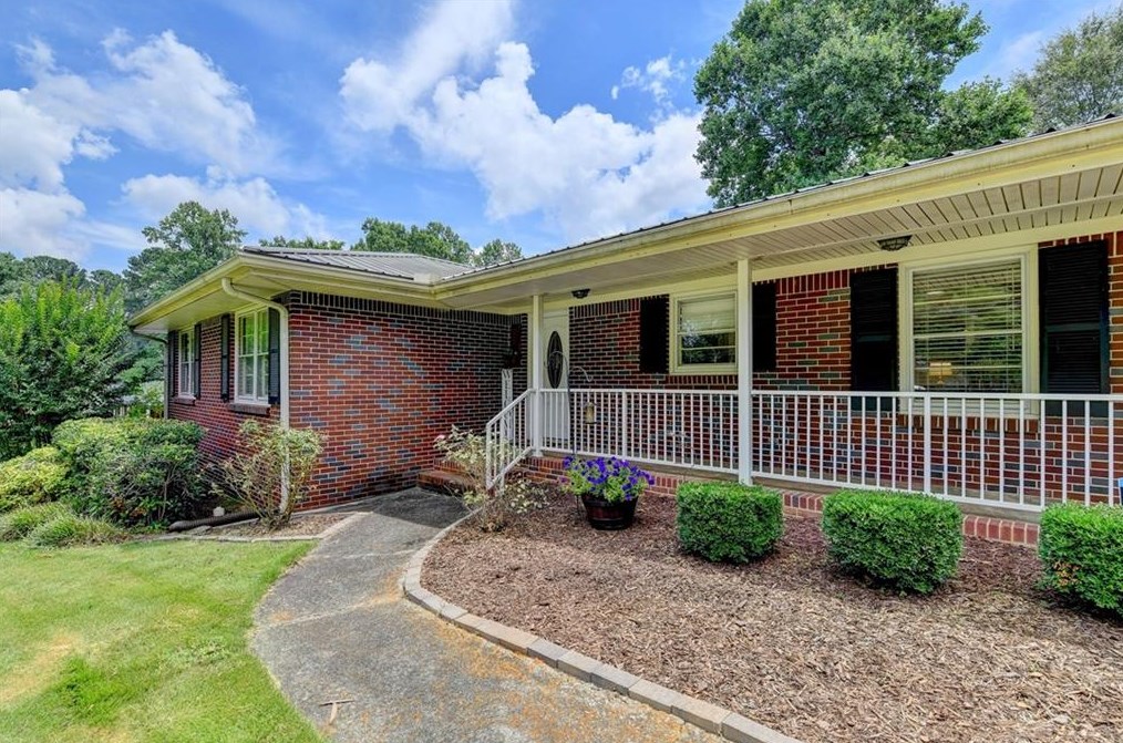 293 Pine Forest Dr, Lawrenceville, GA 30046-6031