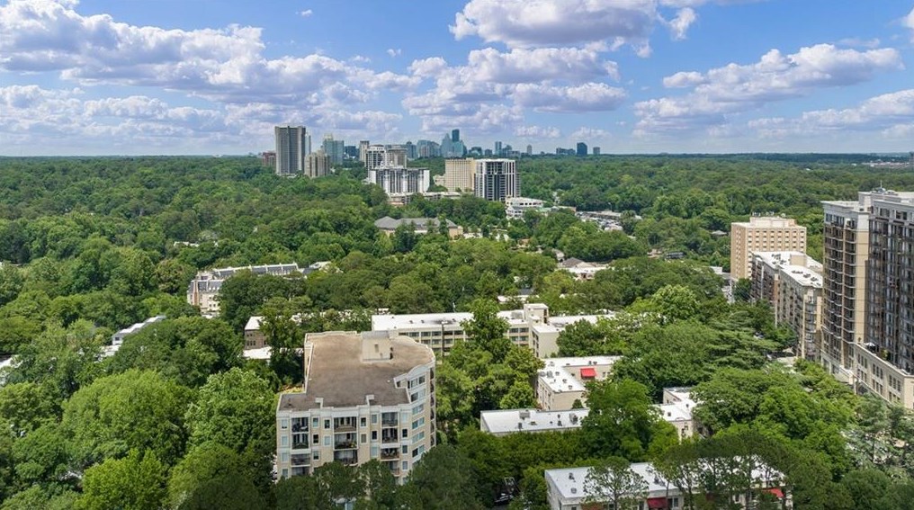 1 Biscayne Dr, Atlanta GA  30309-1090 exterior