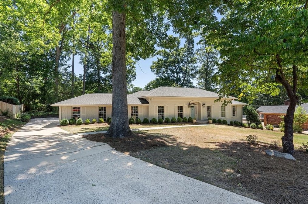 4775 Brinkley Ln, Atlanta, GA 30342-2703