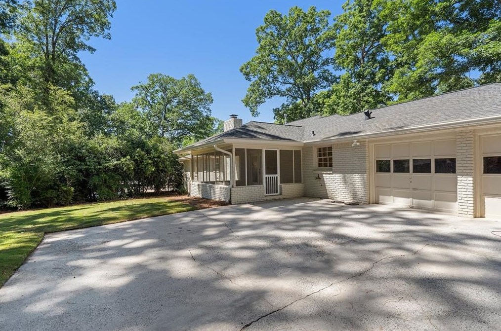 4775 Brinkley Ln, Atlanta GA 30342-2703 exterior