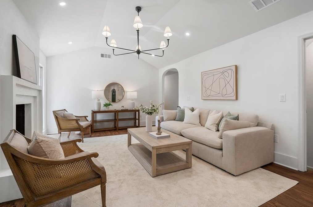 4775 Brinkley Ln, Atlanta GA 30342-2703 exterior