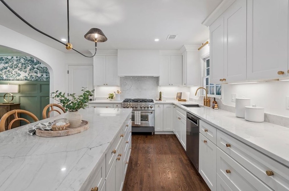 4775 Brinkley Ln, Atlanta GA 30342-2703 exterior