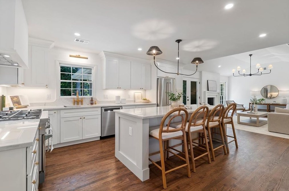 4775 Brinkley Ln, Atlanta GA 30342-2703 exterior