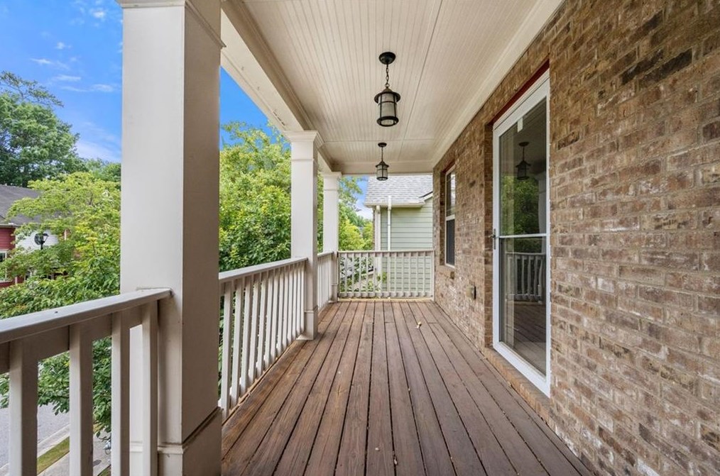 2068 Hatteras Way, Atlanta GA  30318-1083 exterior