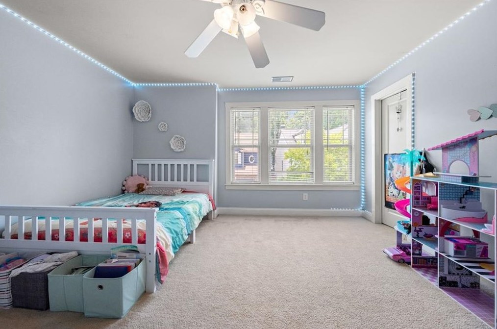 2068 Hatteras Way, Atlanta GA  30318-1083 exterior