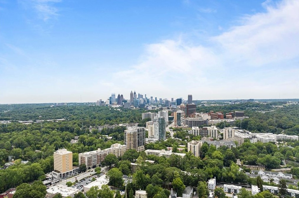 2255 Peachtree Rd, Atlanta GA  30309-1101 exterior
