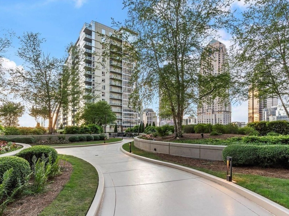 1080 Peachtree St, Atlanta GA  30309-3963 exterior