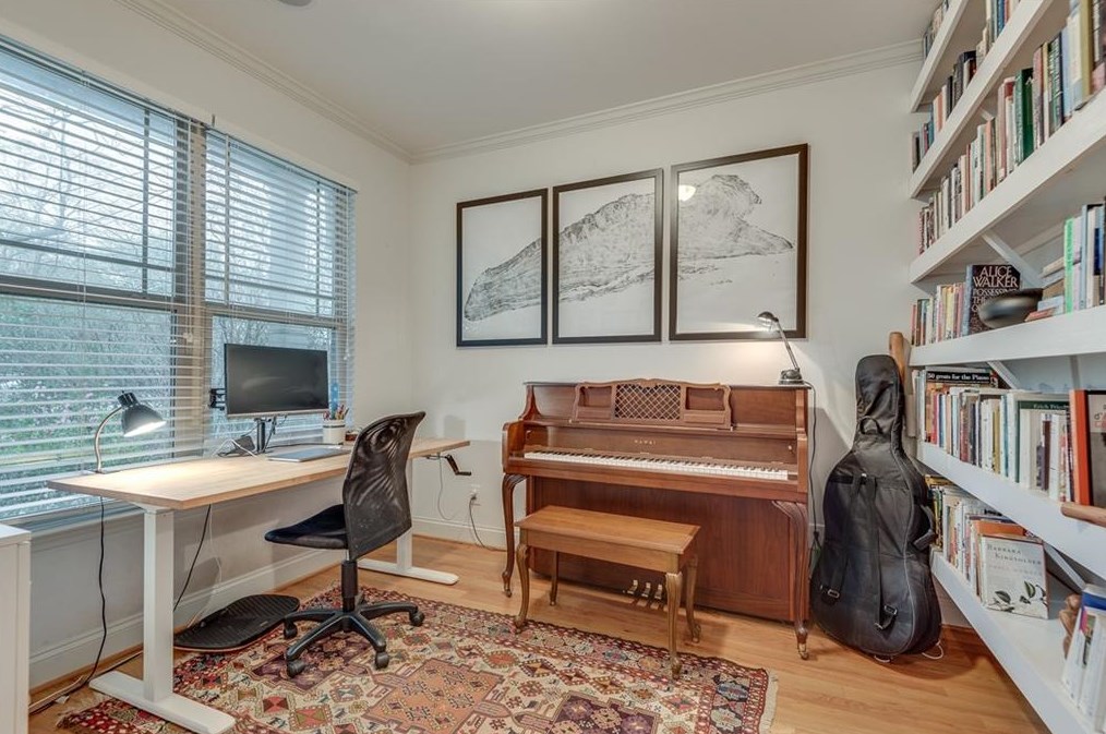 225 Murray Hl Ave, Atlanta GA 30317-1346 exterior