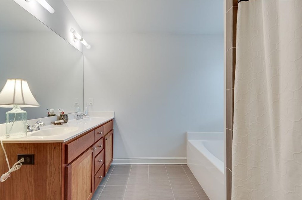 225 Murray Hl Ave, Atlanta GA 30317-1346 exterior