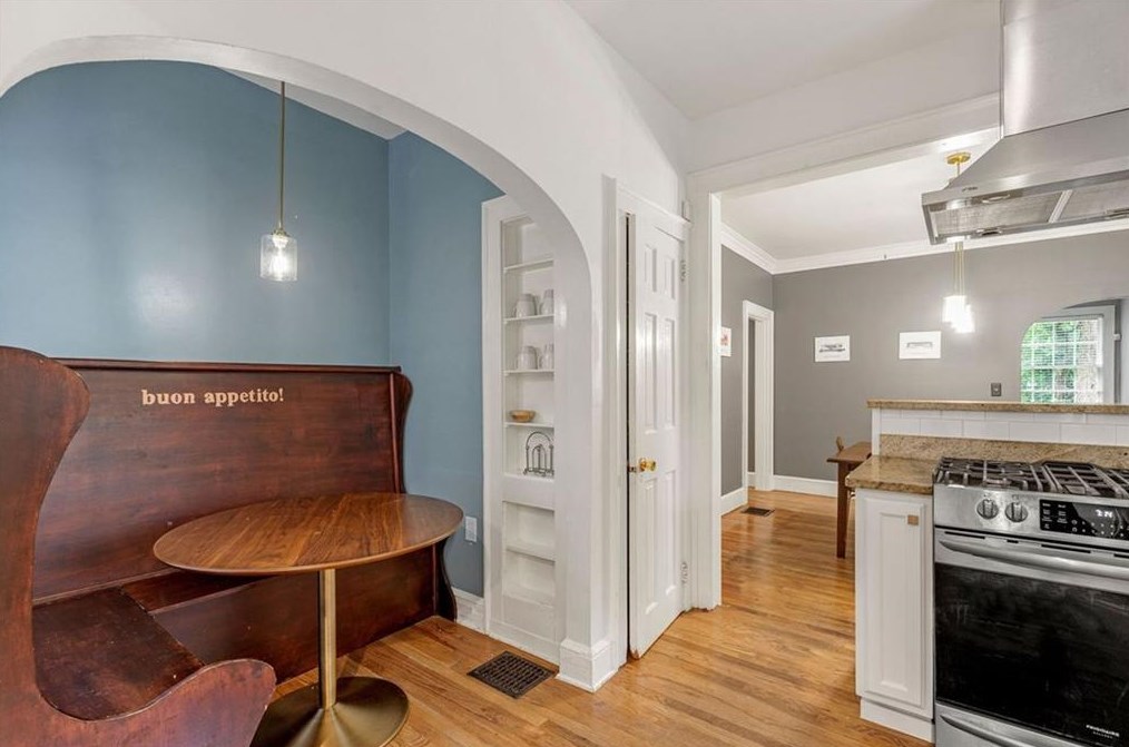 2348 Venetian Dr, Atlanta GA  30311-3357 exterior