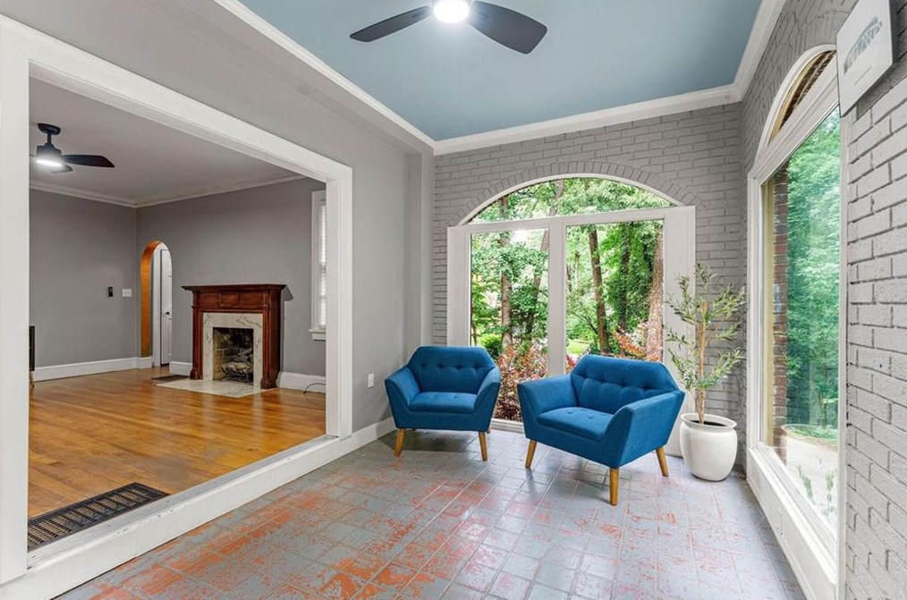 2348 Venetian Dr, Atlanta GA  30311-3357 exterior