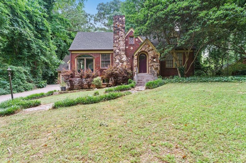 2348 Venetian Dr, Atlanta GA  30311-3357 exterior