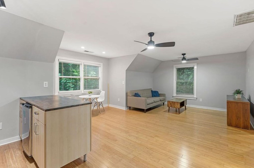 2348 Venetian Dr, Atlanta GA  30311-3357 exterior