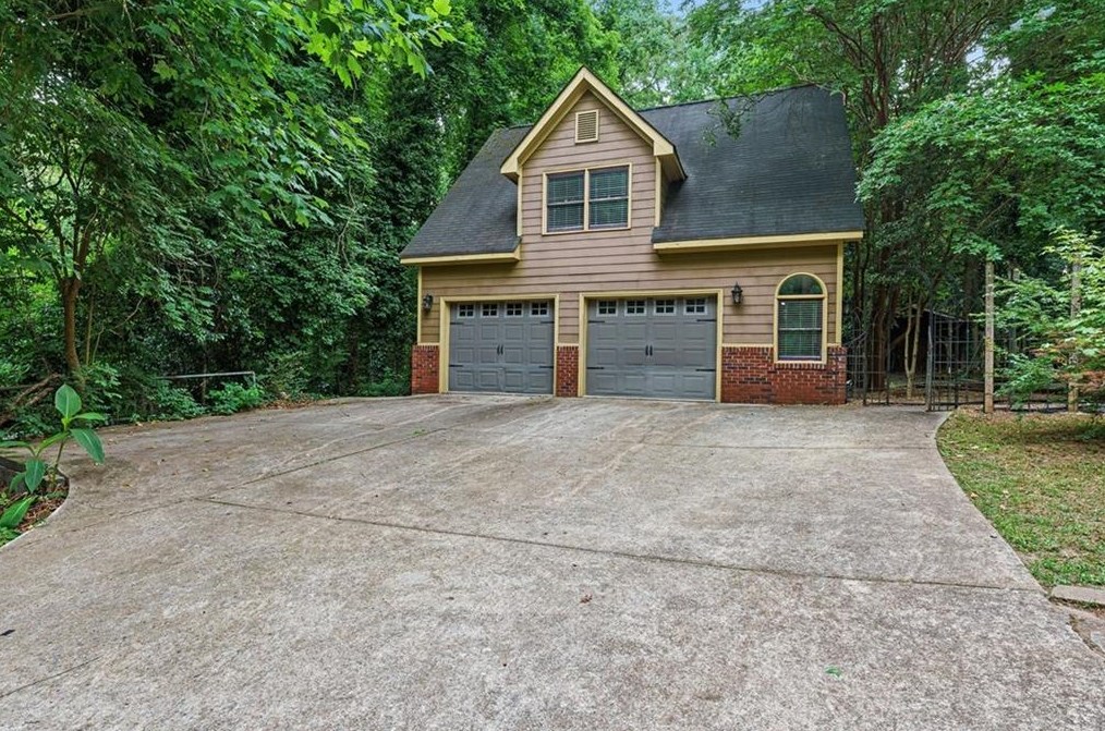 2348 Venetian Dr, Atlanta GA  30311-3357 exterior