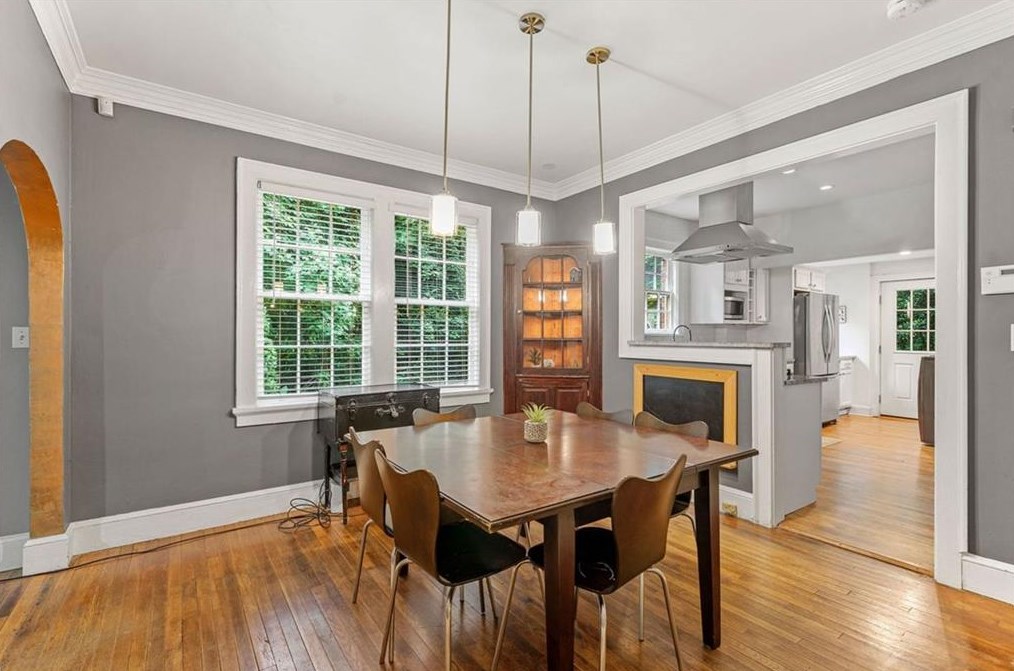 2348 Venetian Dr, Atlanta GA  30311-3357 exterior