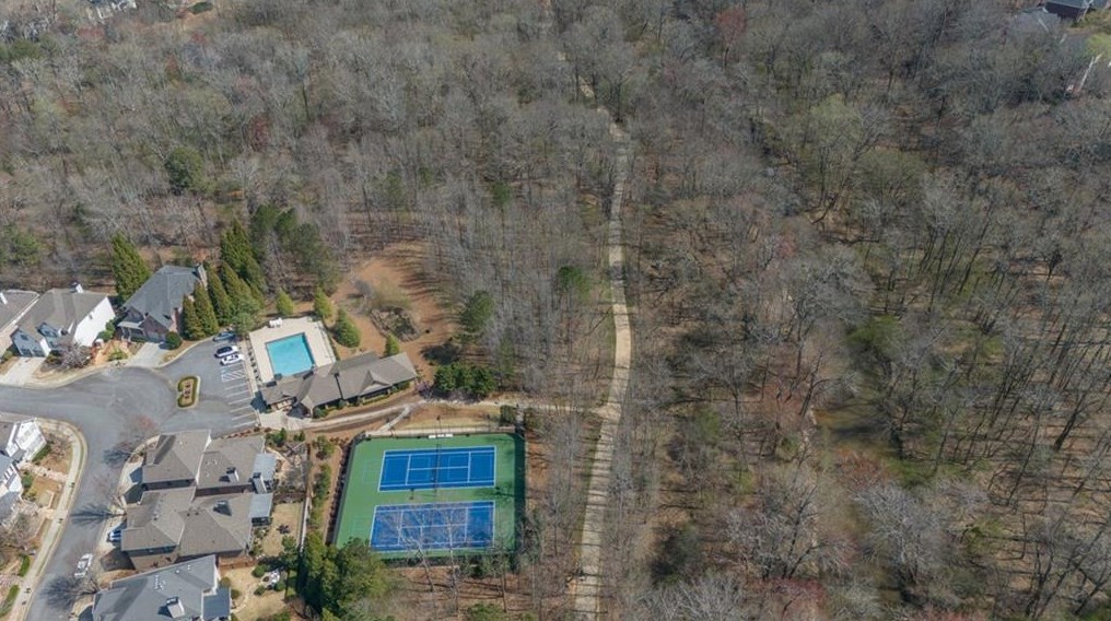 2080 Arminda Ct, Alpharetta GA  30022-1591 exterior