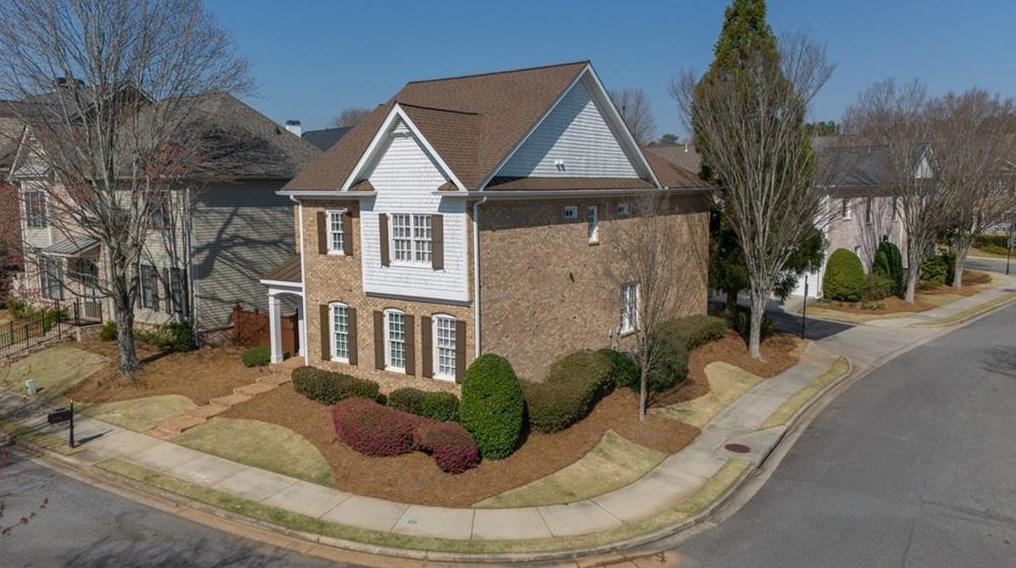 2080 Arminda Ct, Alpharetta GA  30022-1591 exterior