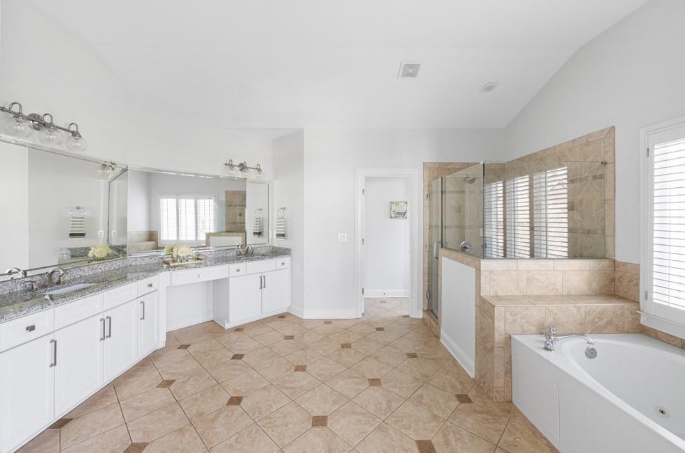 2080 Arminda Ct, Alpharetta GA  30022-1591 exterior