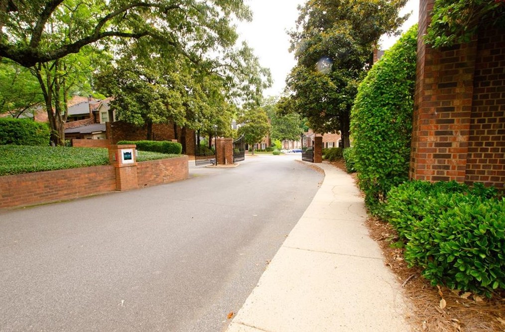 3081 Howell Mill Rd, Atlanta GA  exterior