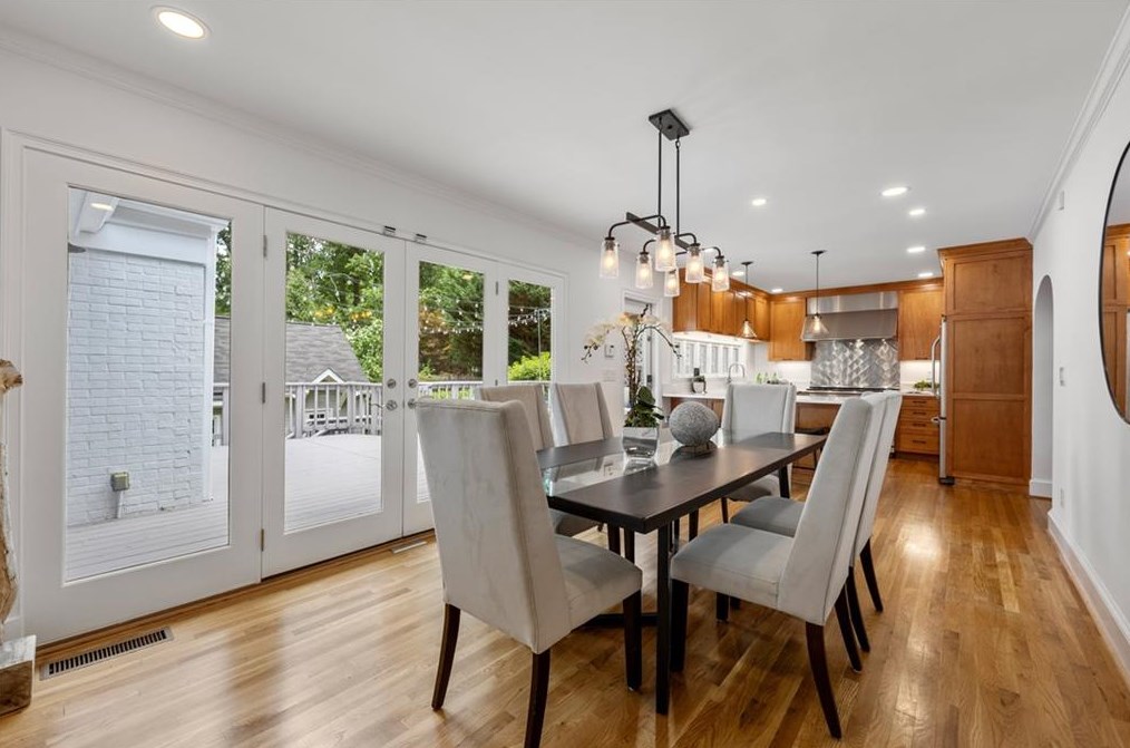 746 Wildwood Rd, Atlanta GA  30324-4943 exterior