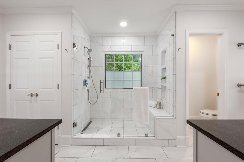 746 Wildwood Rd, Atlanta GA  30324-4943 exterior