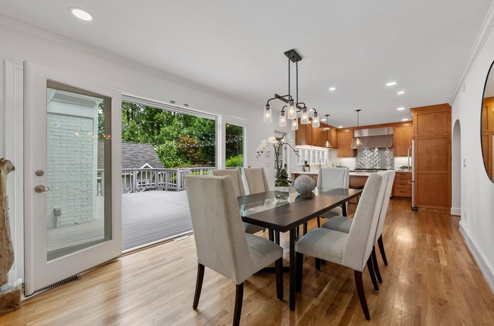 746 Wildwood Rd, Atlanta GA  30324-4943 exterior