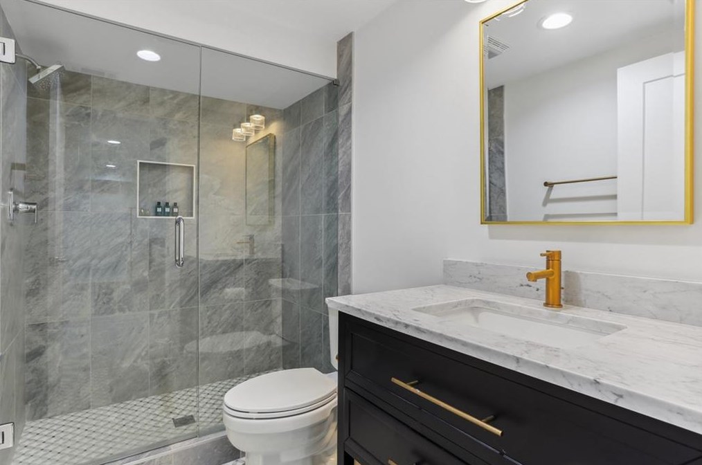 1798 Holly Ln, Atlanta GA  30329-3524 exterior