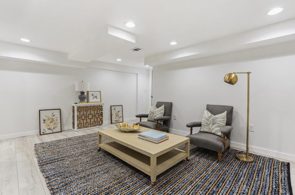 1798 Holly Ln, Atlanta GA  30329-3524 exterior