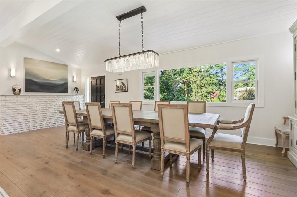 1798 Holly Ln, Atlanta GA  30329-3524 exterior