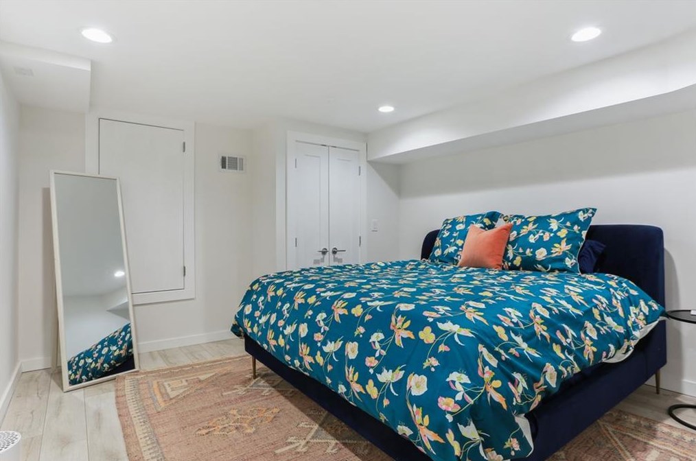 1798 Holly Ln, Atlanta GA  30329-3524 exterior