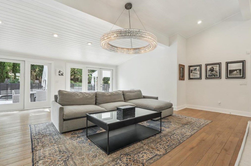 1798 Holly Ln, Atlanta GA  30329-3524 exterior