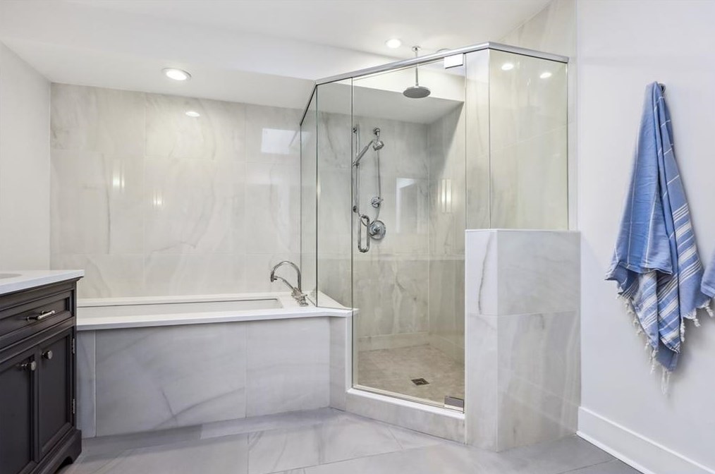 1798 Holly Ln, Atlanta GA  30329-3524 exterior